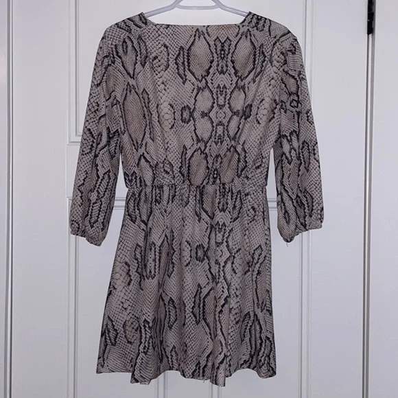 Dress - Picture 3 of 3